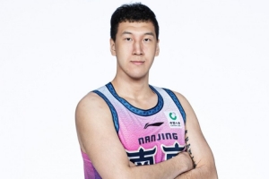 昨天杜峰还提到遗憾杜润旺离开广东 今天杜润旺就帮同曦实现反超广东